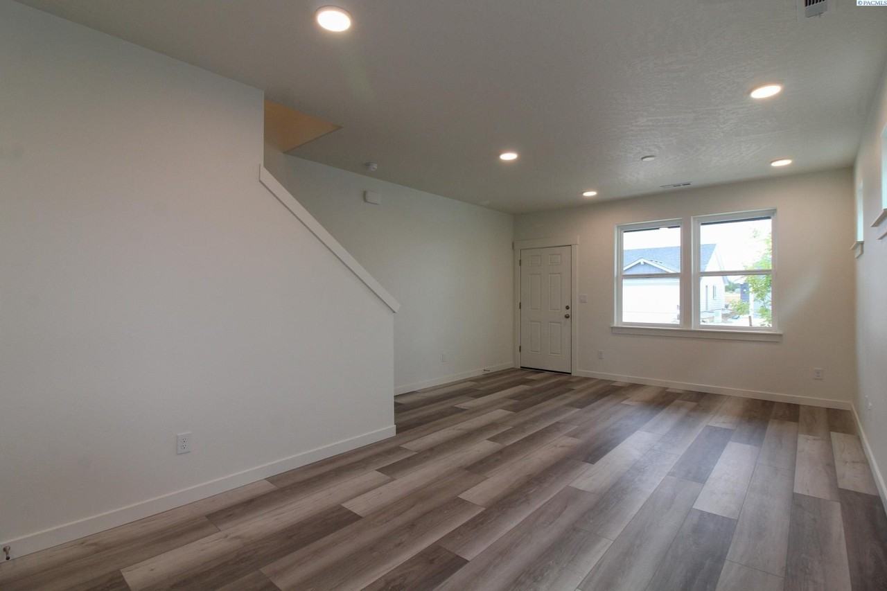 366 Aeon Drive - Photo 3 of 19