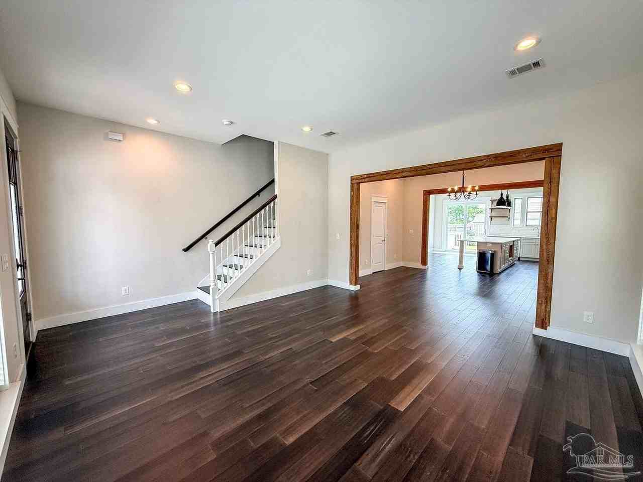 517 W Wright St - Photo 2 of 33