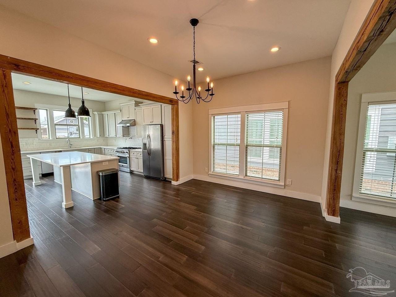 517 W Wright St - Photo 5 of 33