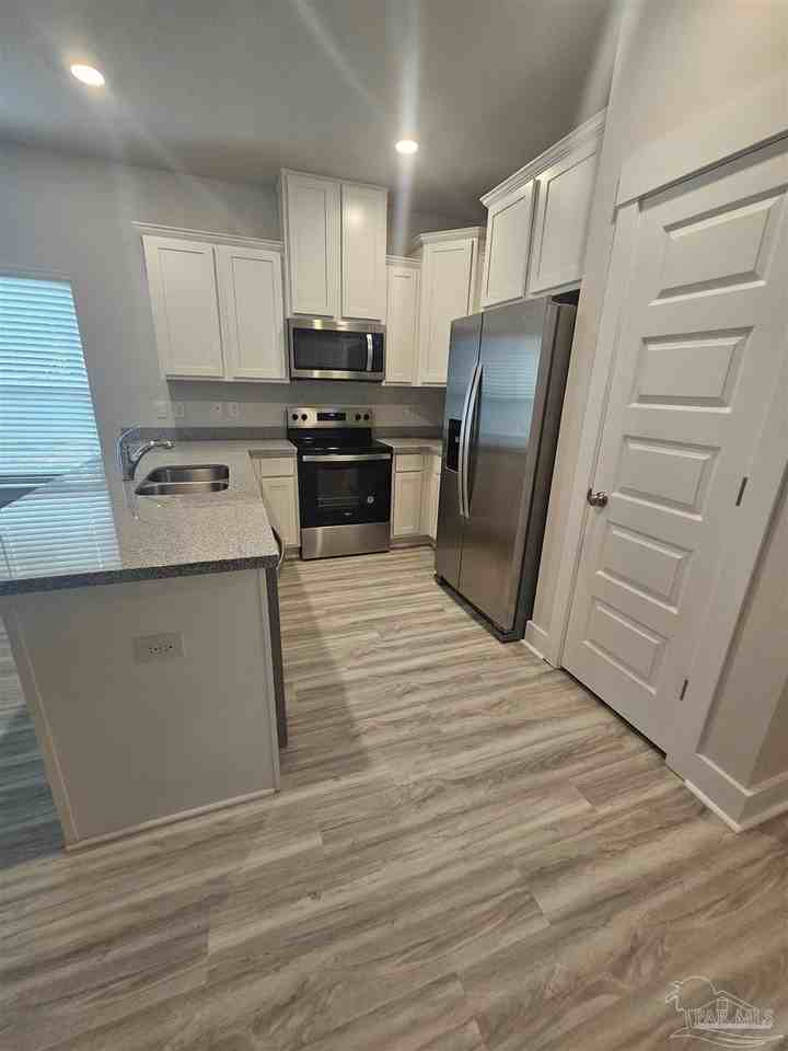 9433 Nature Creek Ln - Photo 7 of 34