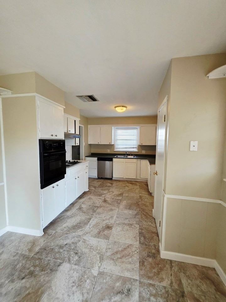 3302 Fannin Ave - Photo 5 of 12