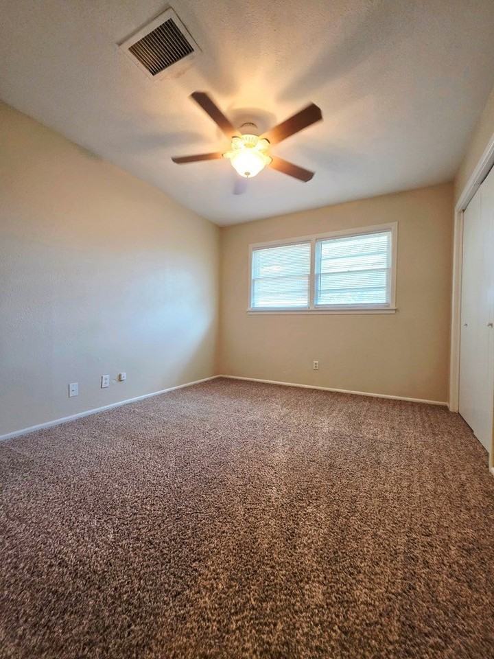 3302 Fannin Ave - Photo 7 of 12