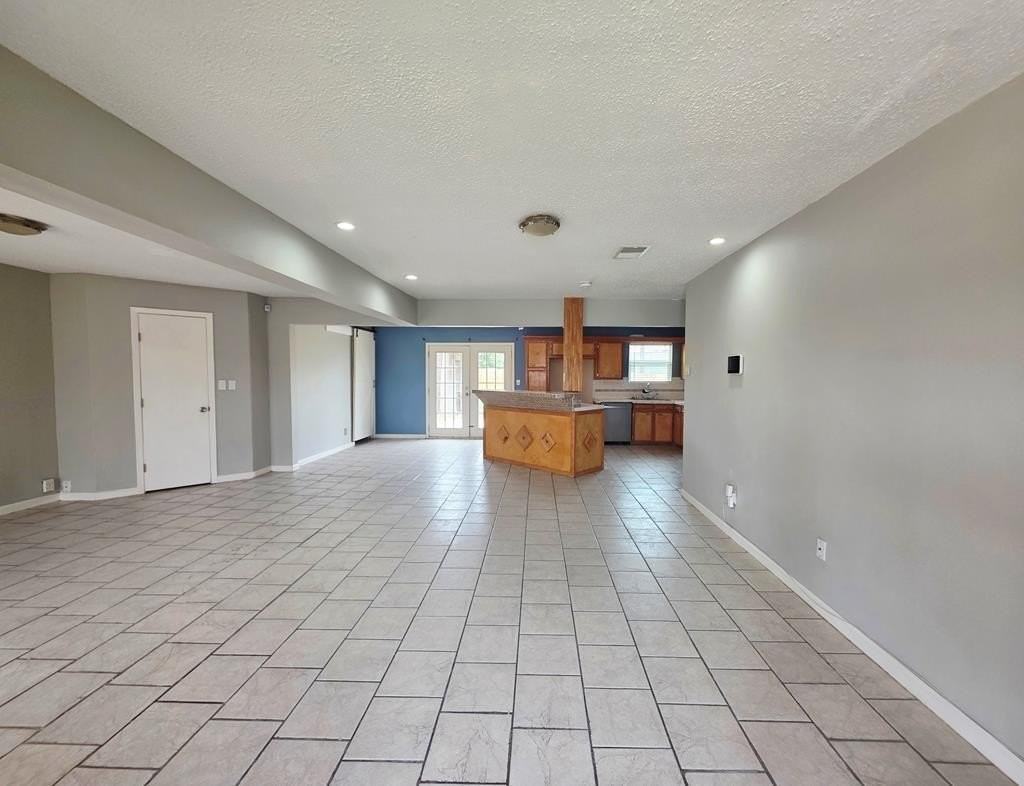 4506 Storey Ave - Photo 2 of 9