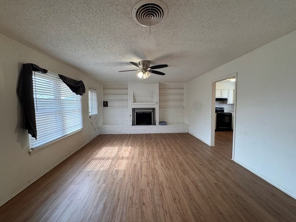 4425 Humble Ave - Photo 3 of 21