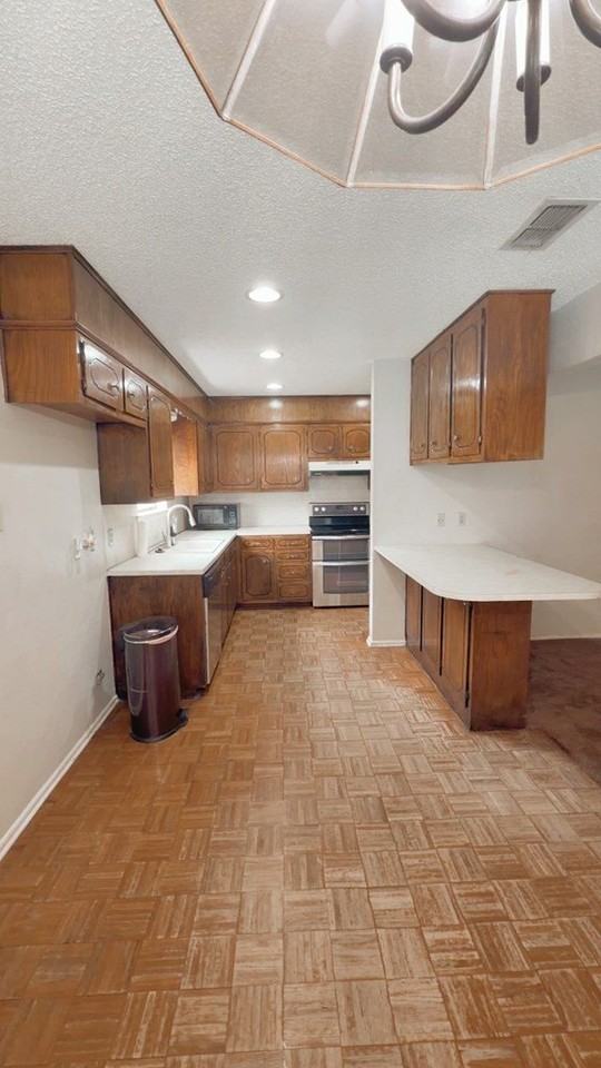 3705 Dentcrest Dr - Photo 5 of 19
