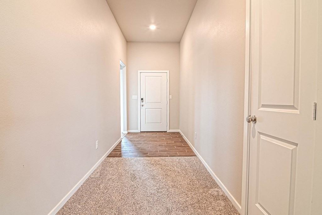 6914 Outlaw Ct - Photo 3 of 26
