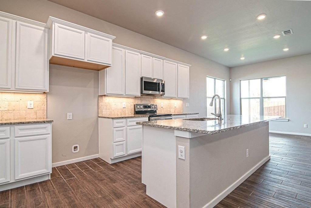 6914 Outlaw Ct - Photo 6 of 26