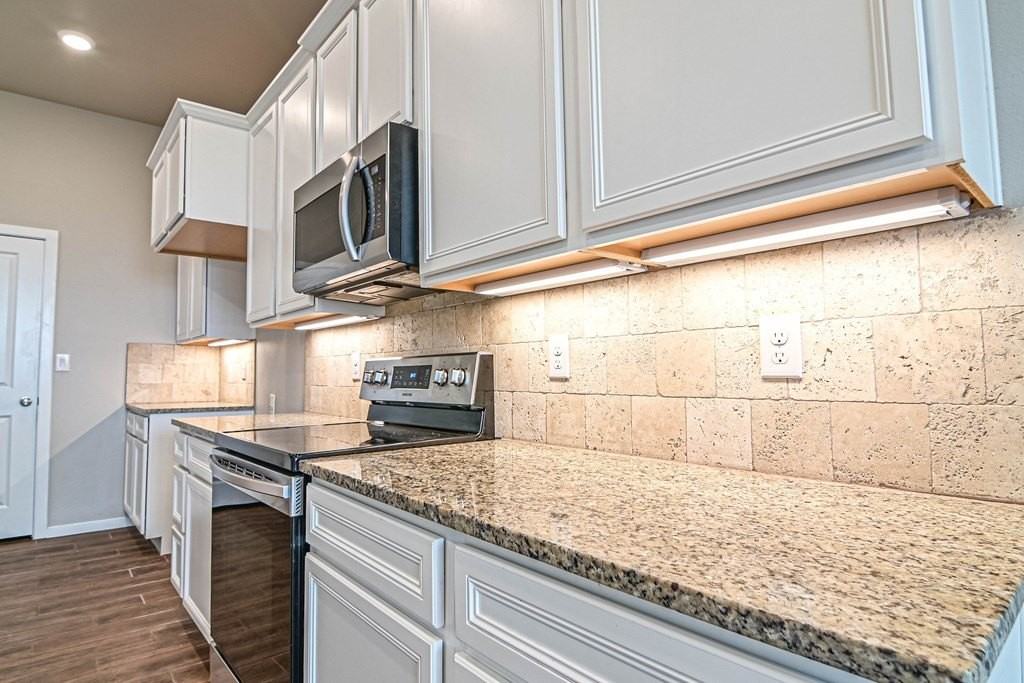6914 Outlaw Ct - Photo 7 of 26