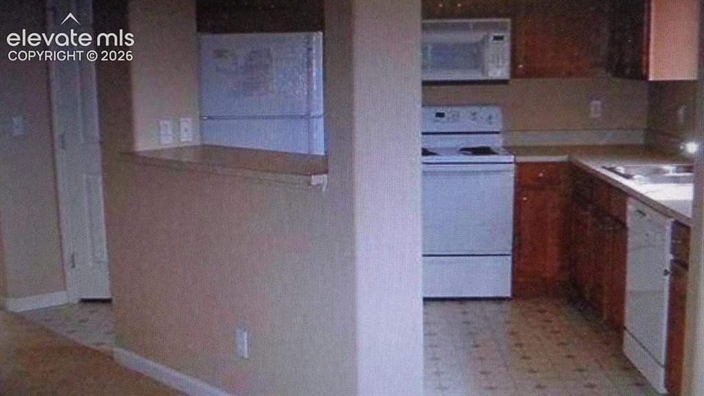 6925 Ash Creek Hts #204 - Photo 3 of 8
