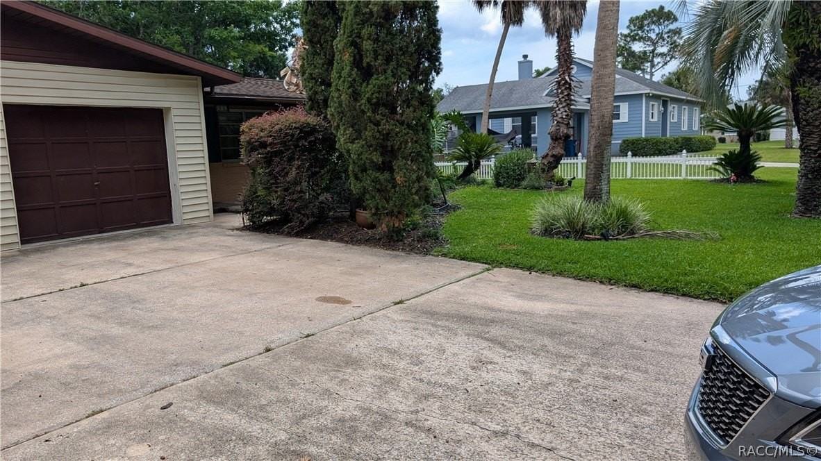 812 Nw 6th St - Photo 2 of 13