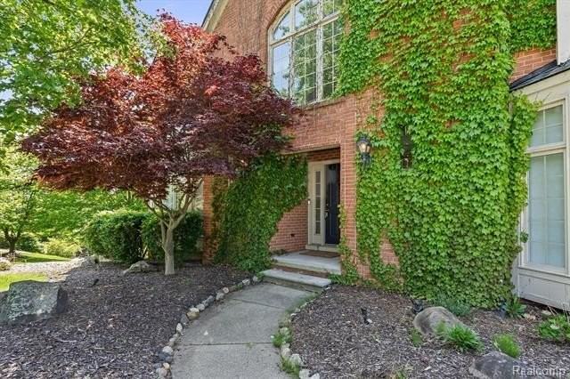2962 Pheasant Ring Dr - Photo 3 of 50
