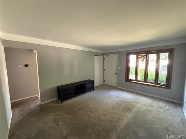 5925 Berwyn St - Photo 3 of 19