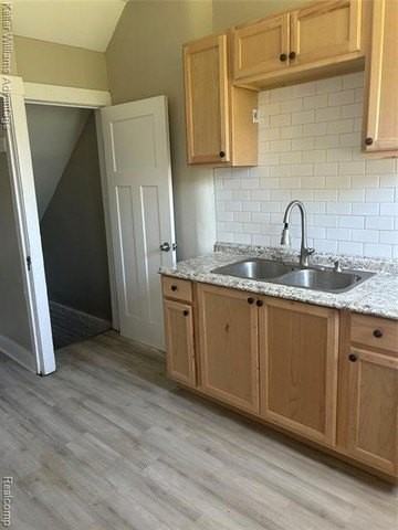 9842 Woodrow Wilson St - Photo 3 of 8