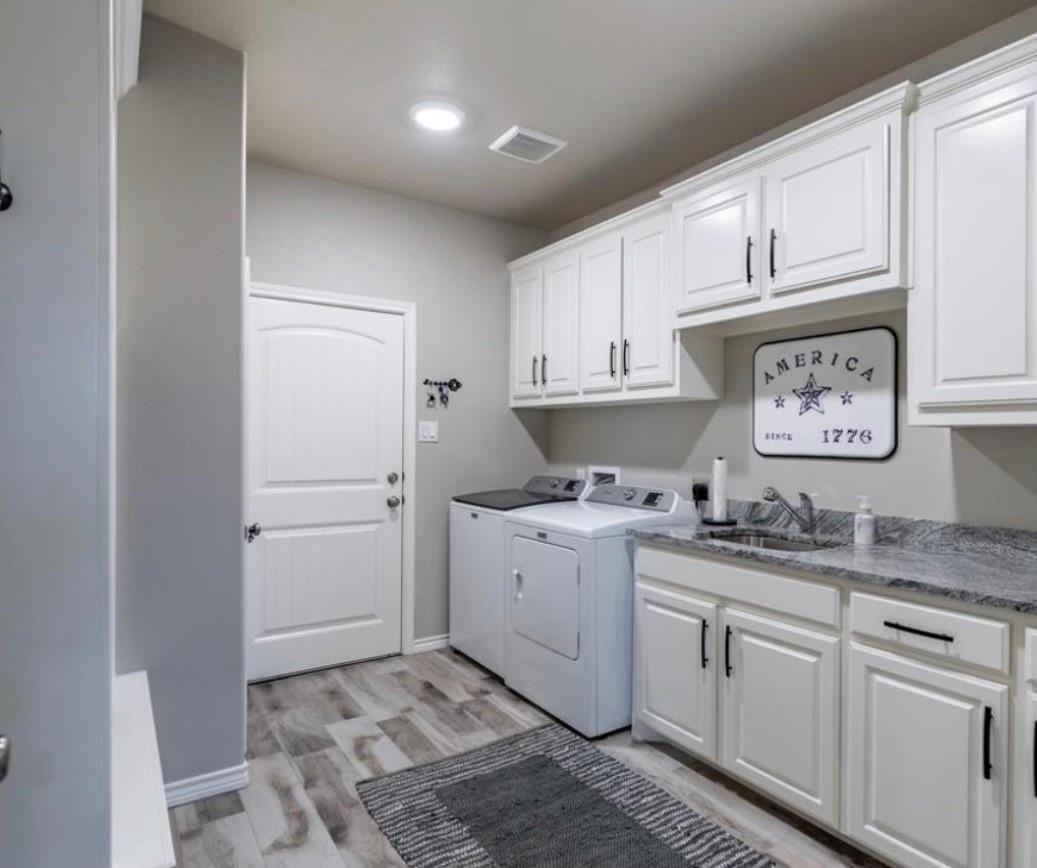 6611 Pinehurst Dr - Photo 3 of 9