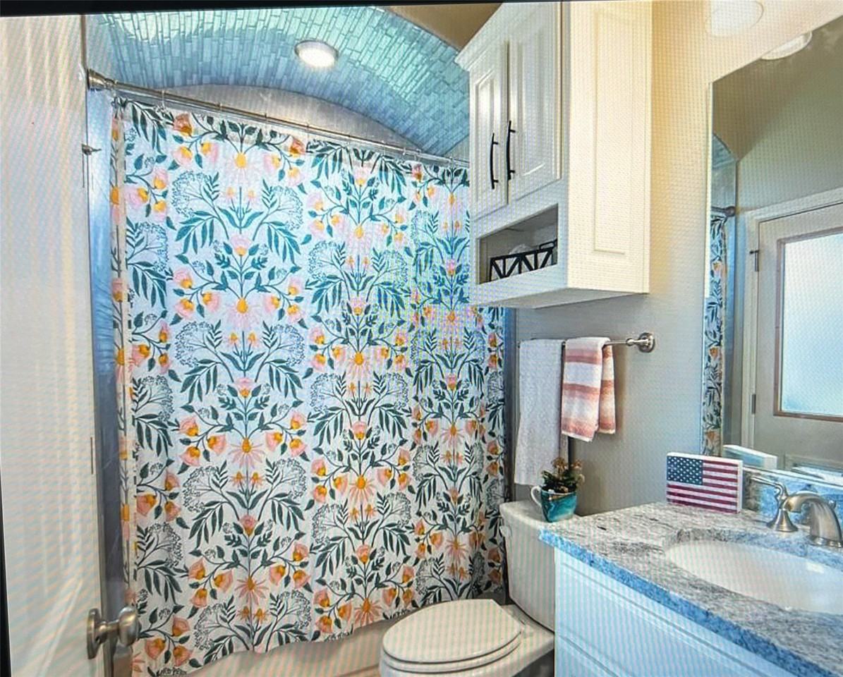 6611 Pinehurst Dr - Photo 5 of 9