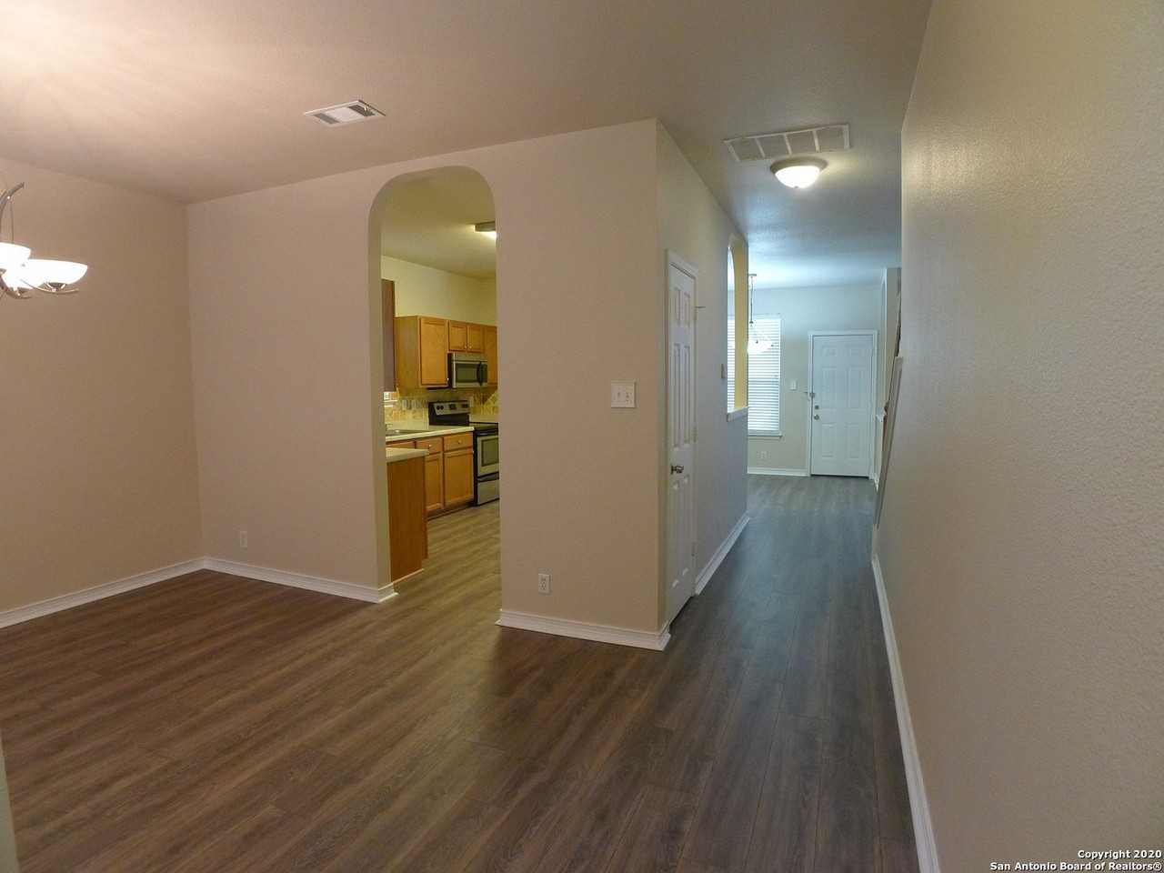 2935 Encino Riv - Photo 4 of 38