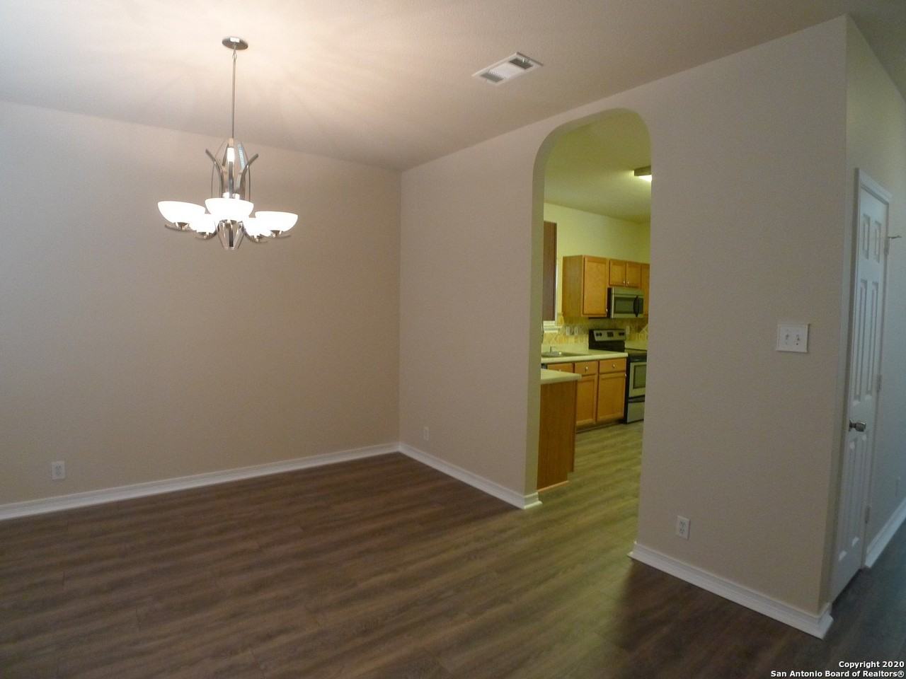 2935 Encino Riv - Photo 5 of 38