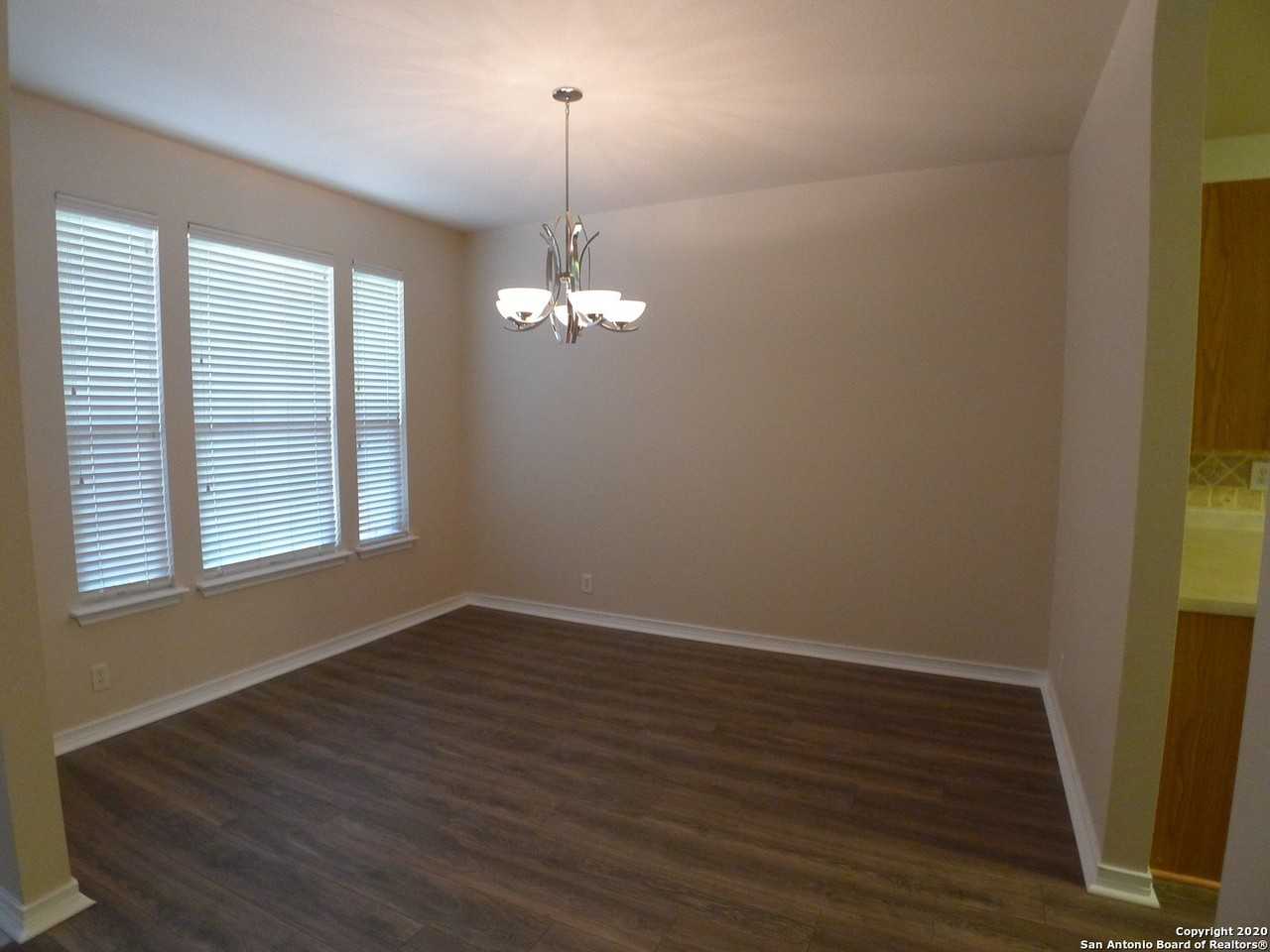 2935 Encino Riv - Photo 6 of 38