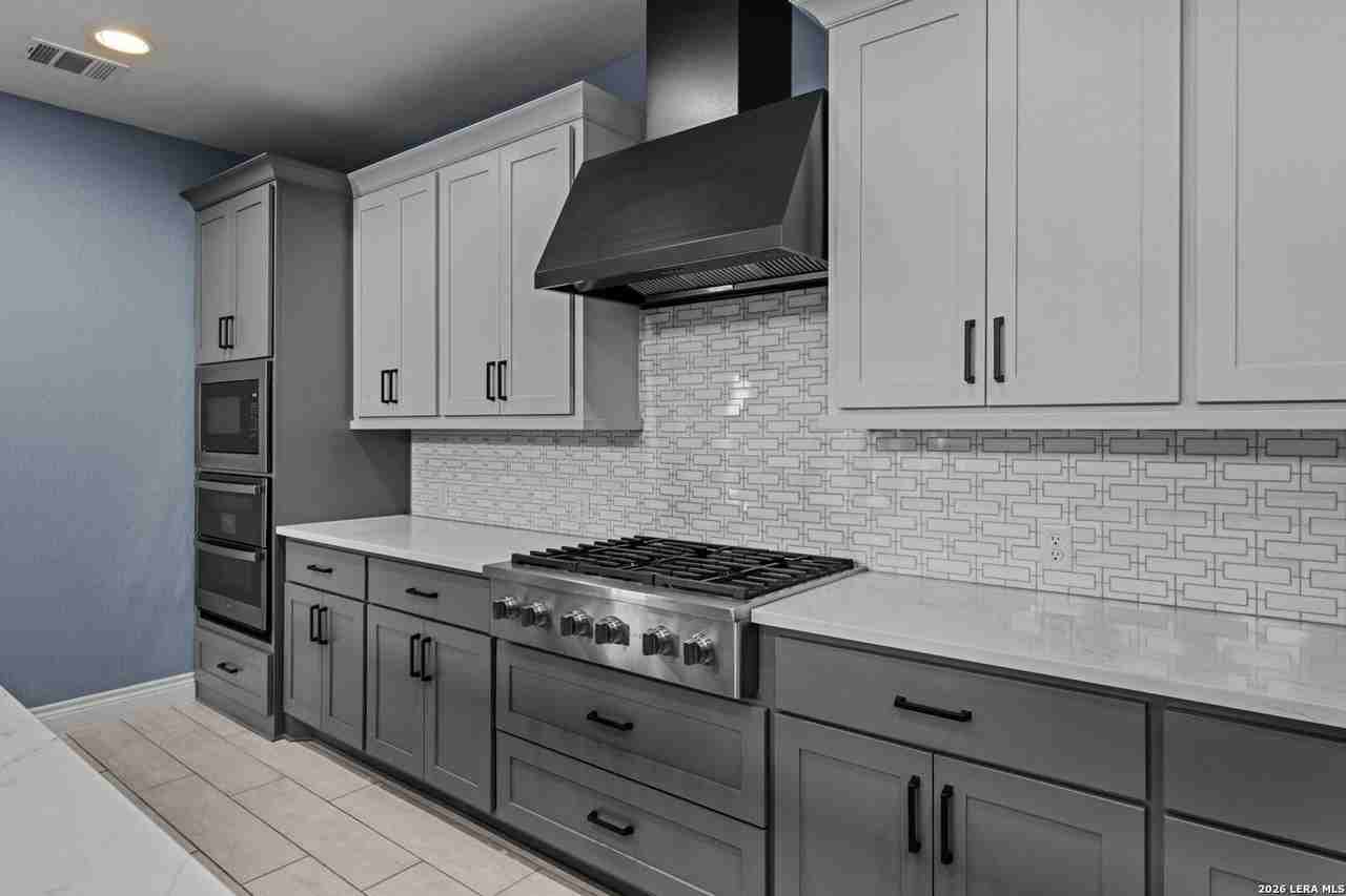 1907 Peres St - Photo 3 of 40