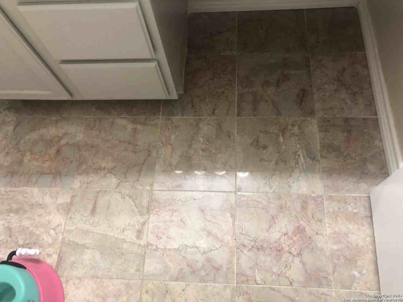 8515 Maple Ridge Dr - Photo 7 of 9