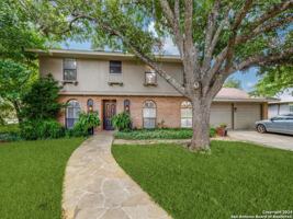 featured image of 2702 Roundleaf Ct