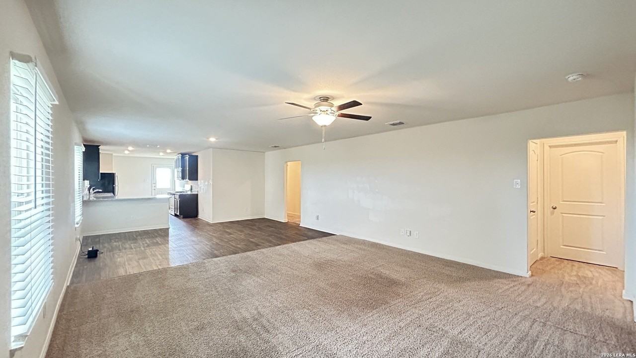 15115 Harbor Lndg - Photo 3 of 37