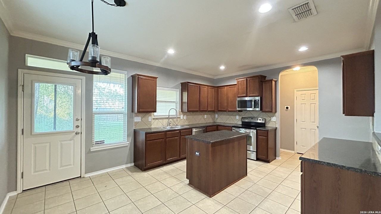 12155 Karnes Way - Photo 6 of 31