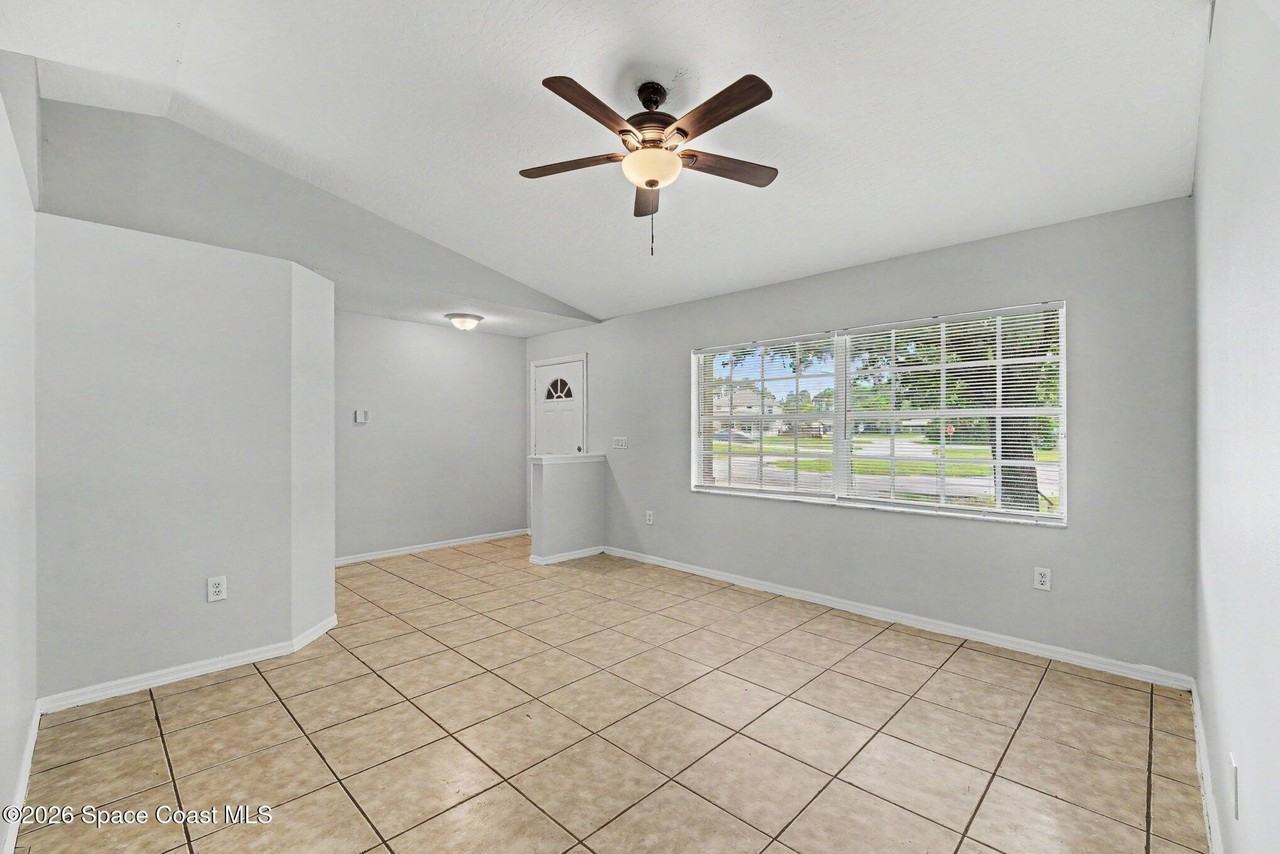1699 Givens Ct Nw - Photo 2 of 15