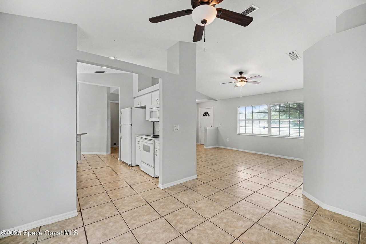 1699 Givens Ct Nw - Photo 3 of 15