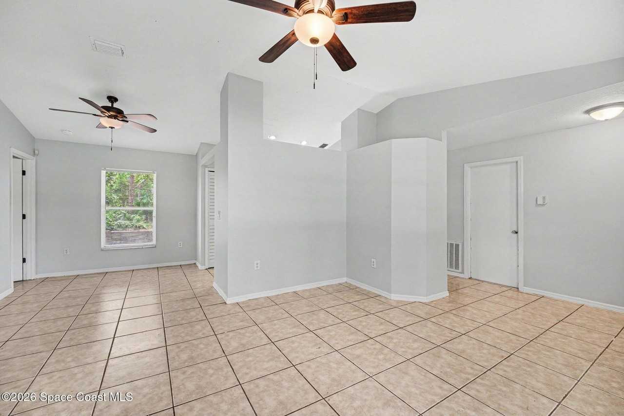 1699 Givens Ct Nw - Photo 4 of 15