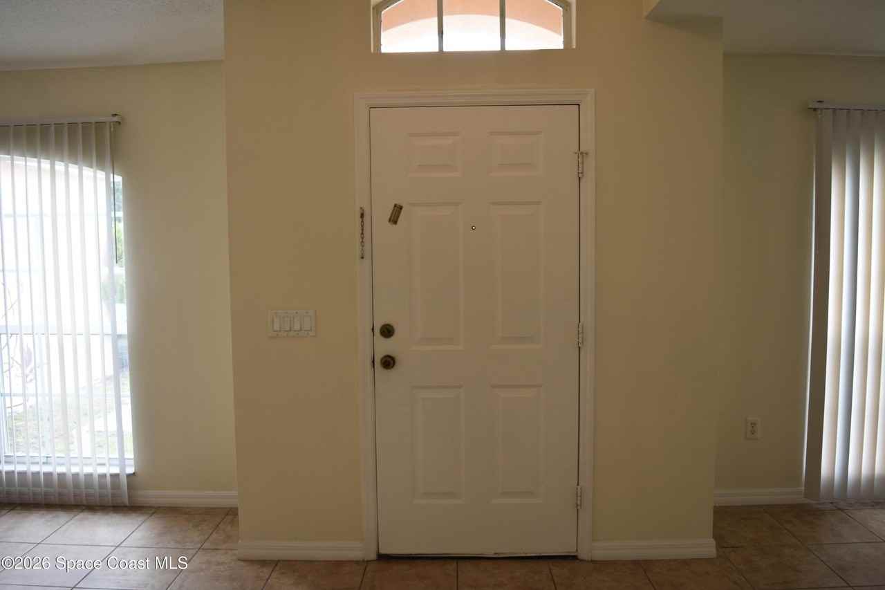 334 Bordeaux Ave Ne - Photo 4 of 43
