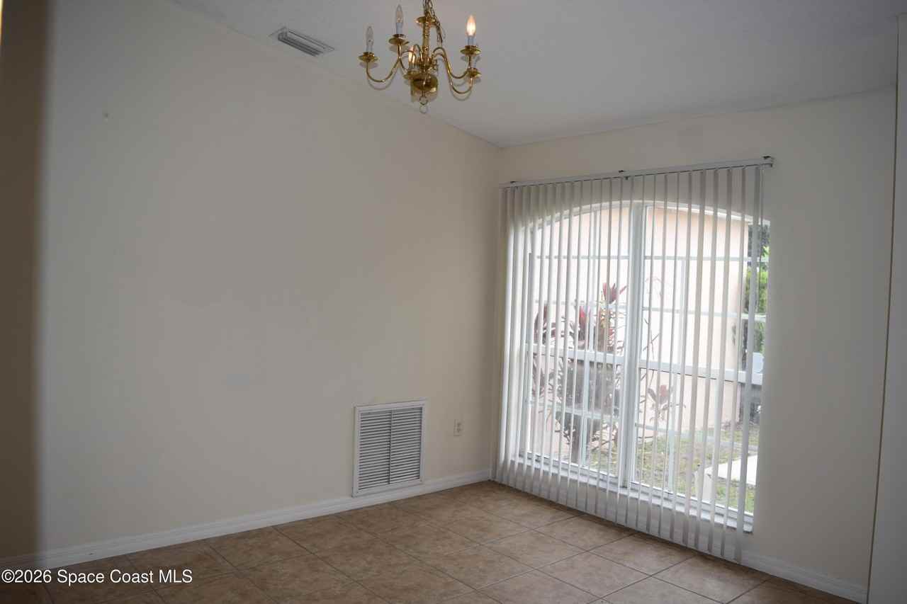 334 Bordeaux Ave Ne - Photo 6 of 43