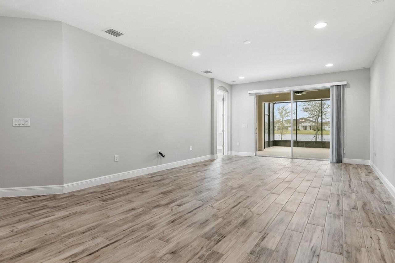 8134 Loren Cove Dr - Photo 6 of 36