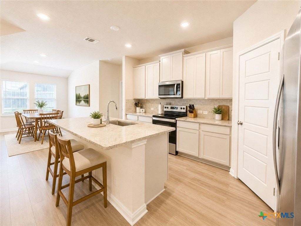 3040 Pike Dr - Photo 4 of 20