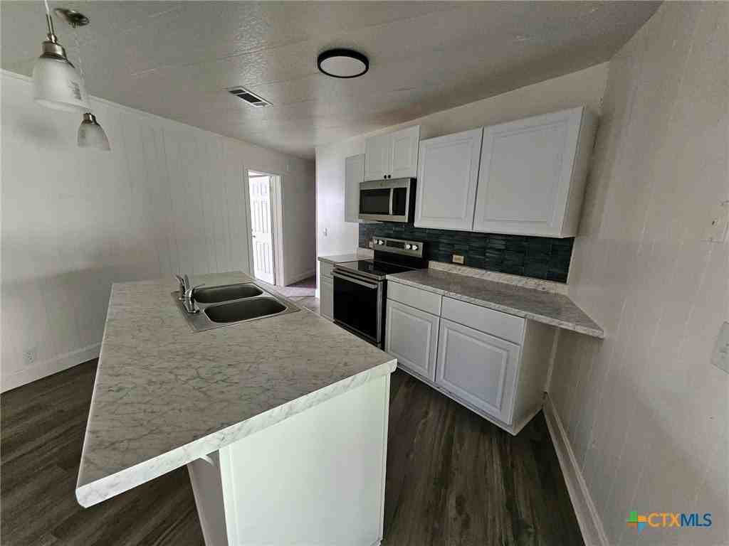 1203 Karen Dr - Photo 3 of 12