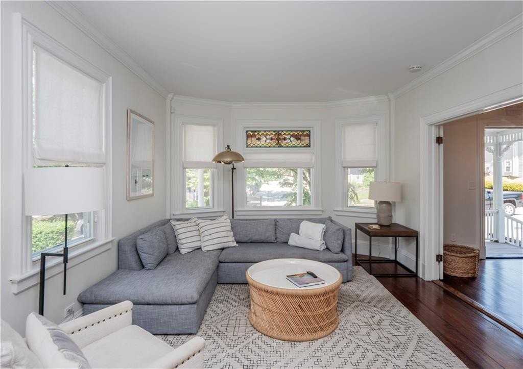 27 Mann Ave - Photo 6 of 50