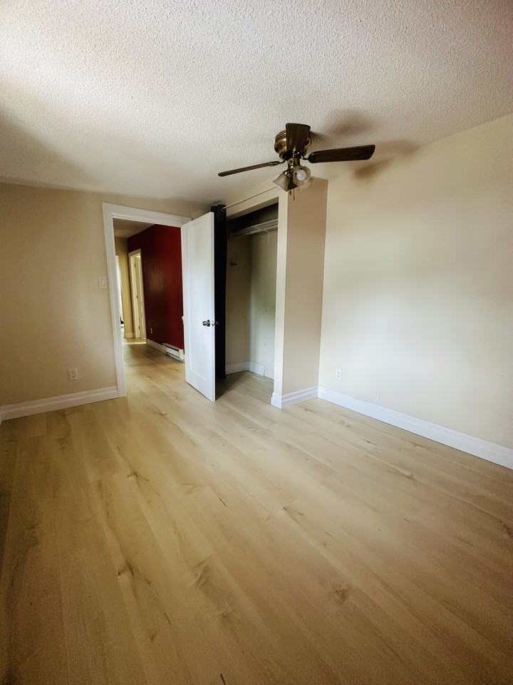 209 Curry Avenue - Photo 4 of 11