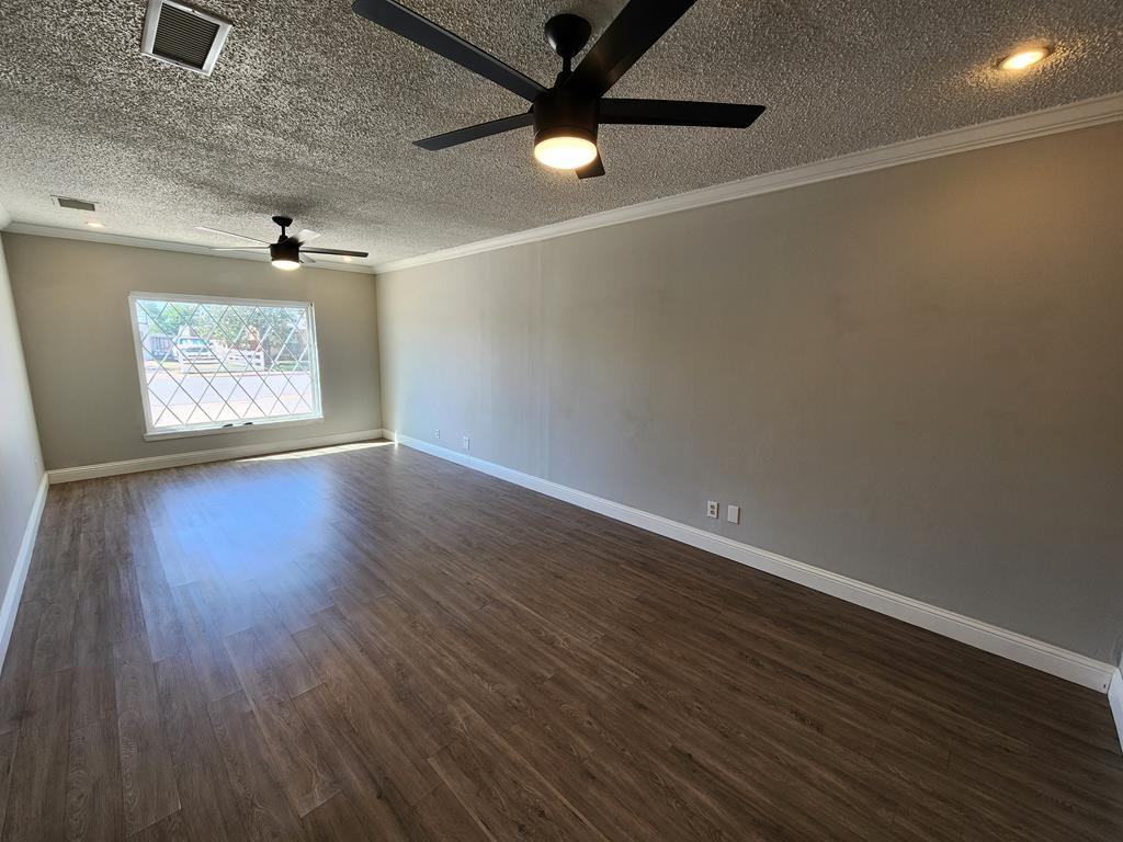 1805 Magnolia Ave - Photo 2 of 10
