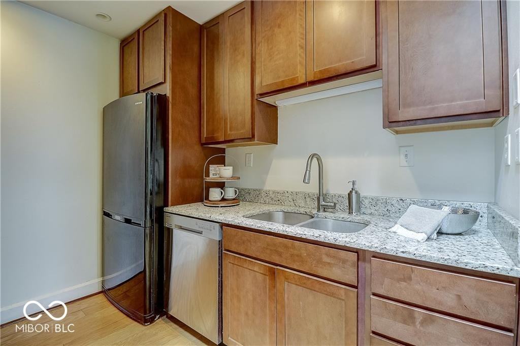 714 Buchanan St ##18 - Photo 7 of 20