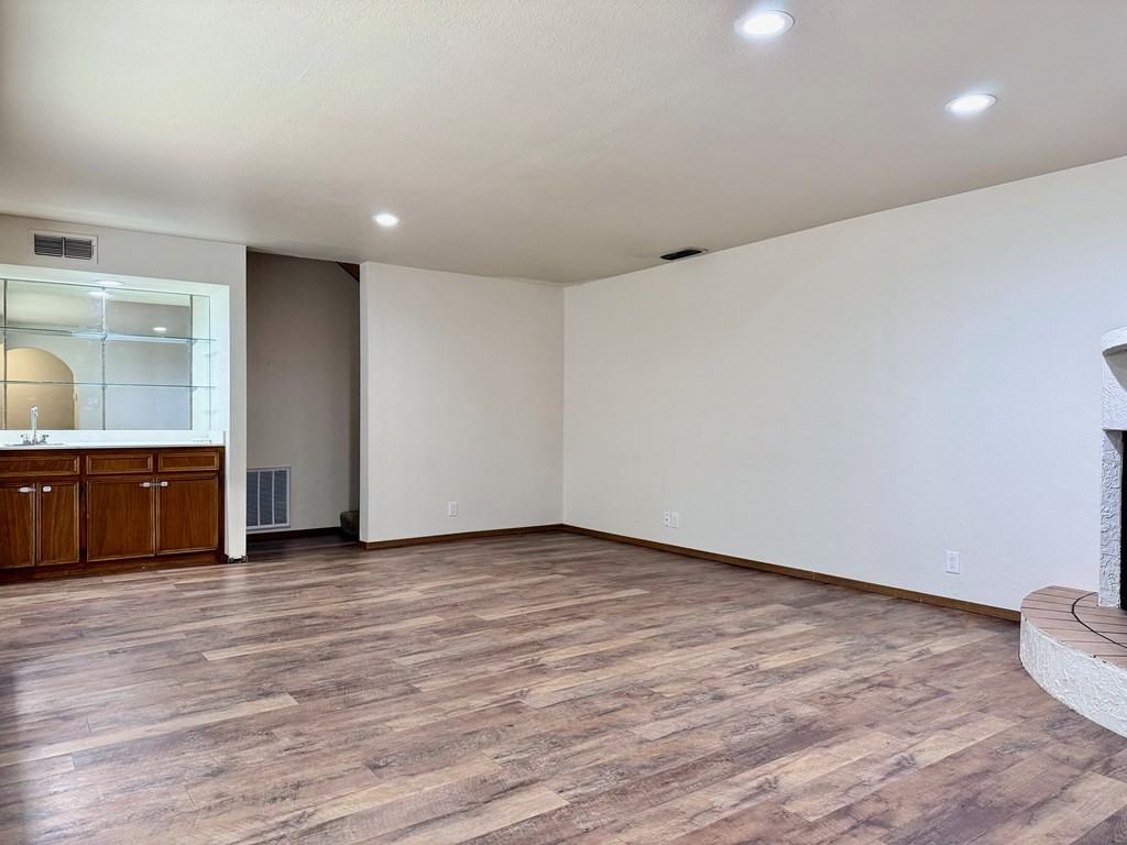 4601 Lanham St - Photo 4 of 22
