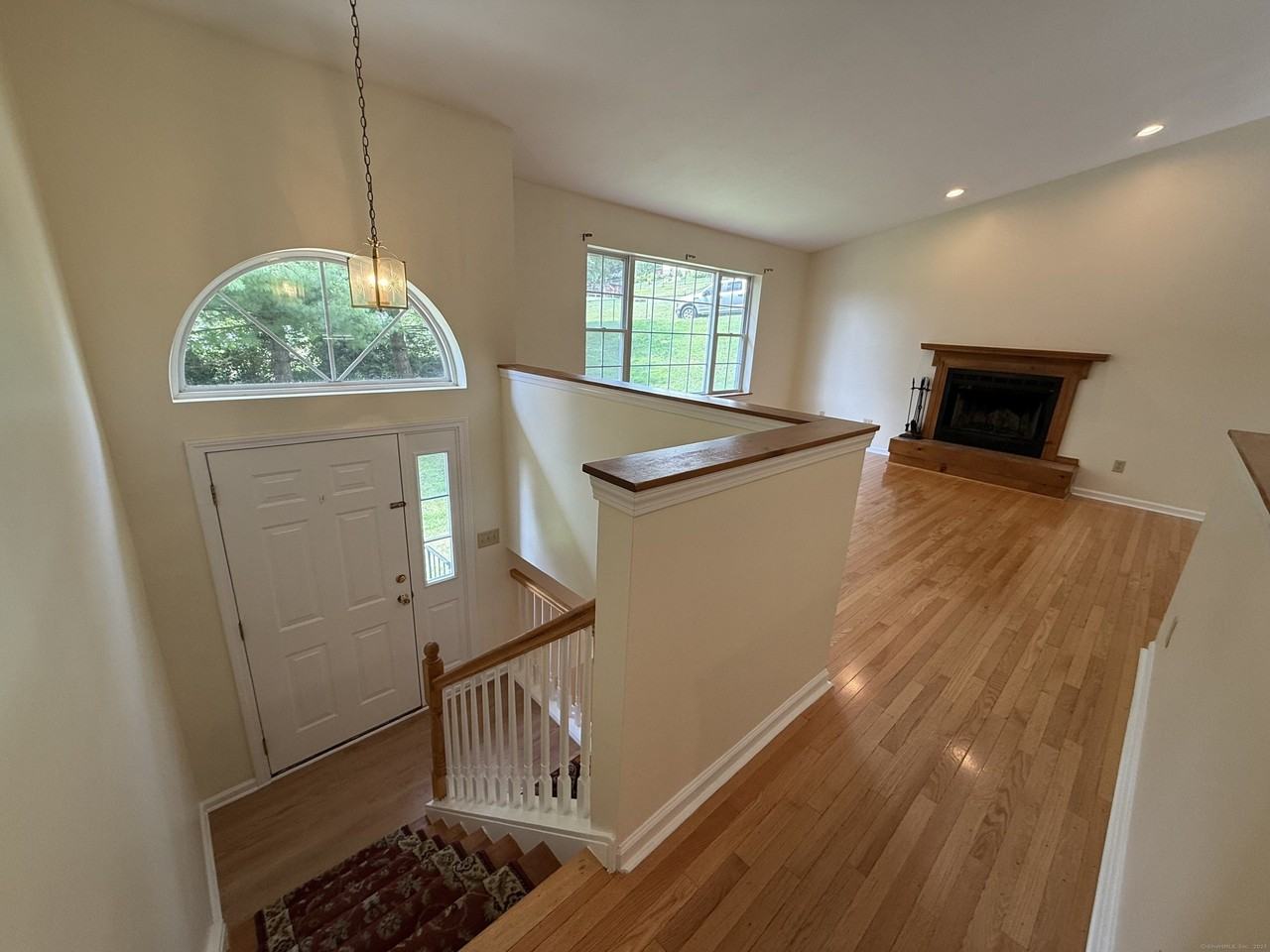183 Osborn Rd - Photo 6 of 33