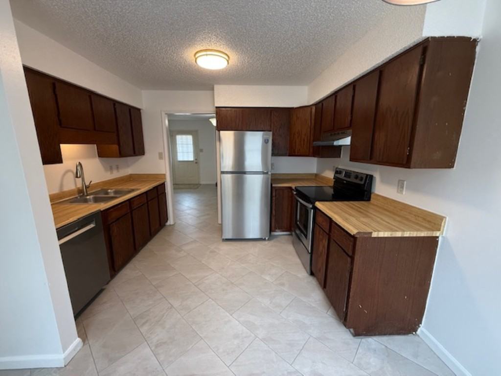 107 N Park St - Photo 6 of 24
