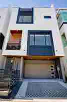 featured image of 511 Memorial Heights Dr
