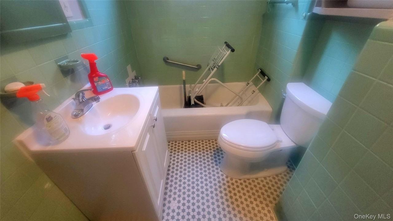 319 Mansion St Unit 1 - Photo 4 of 12