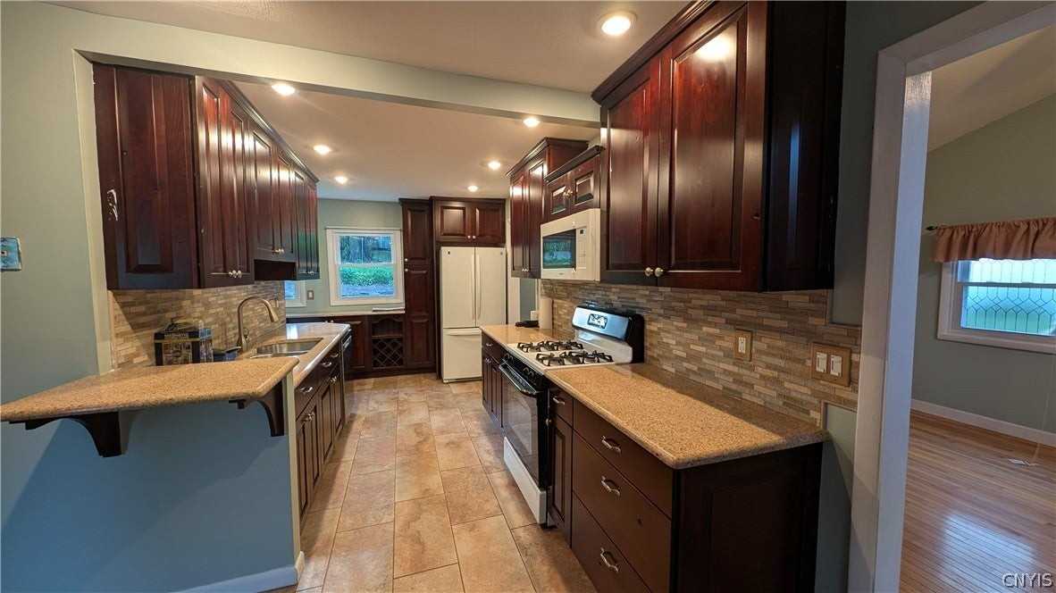 15 Wexford Rd - Photo 4 of 19