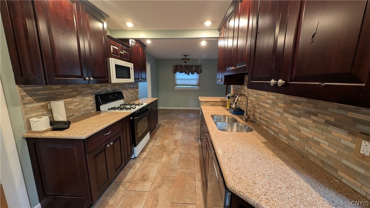 15 Wexford Rd - Photo 5 of 19