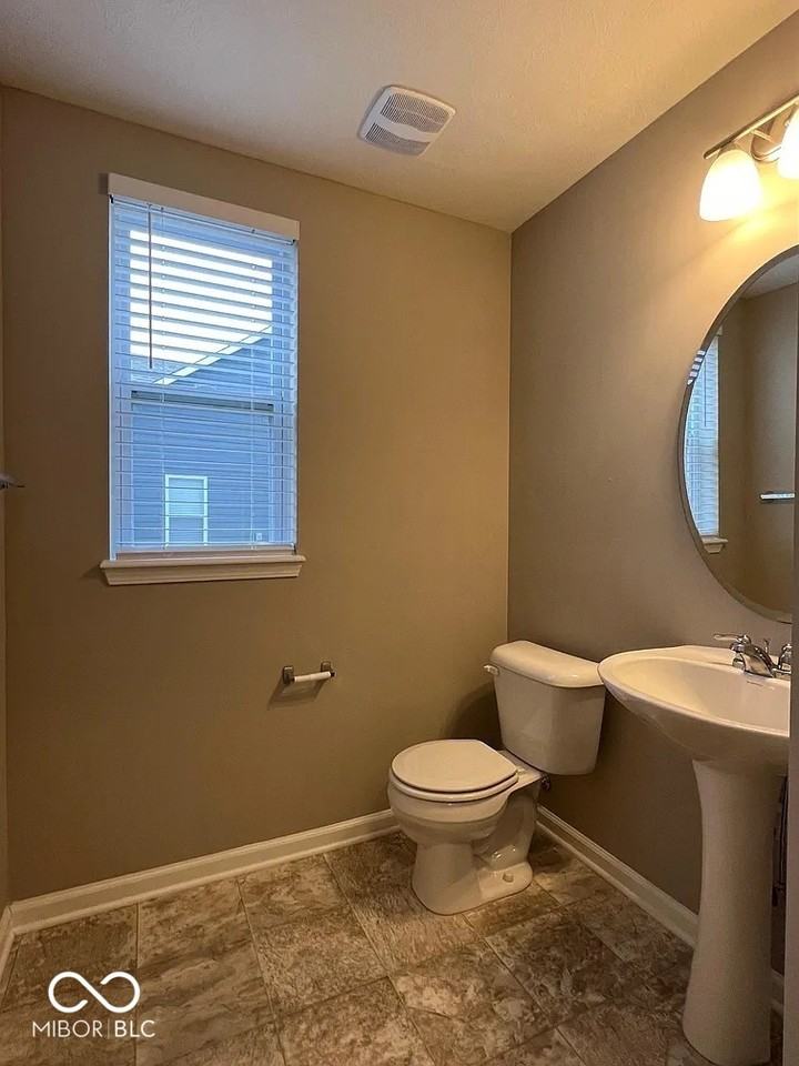 1443 Classic Ave - Photo 4 of 30