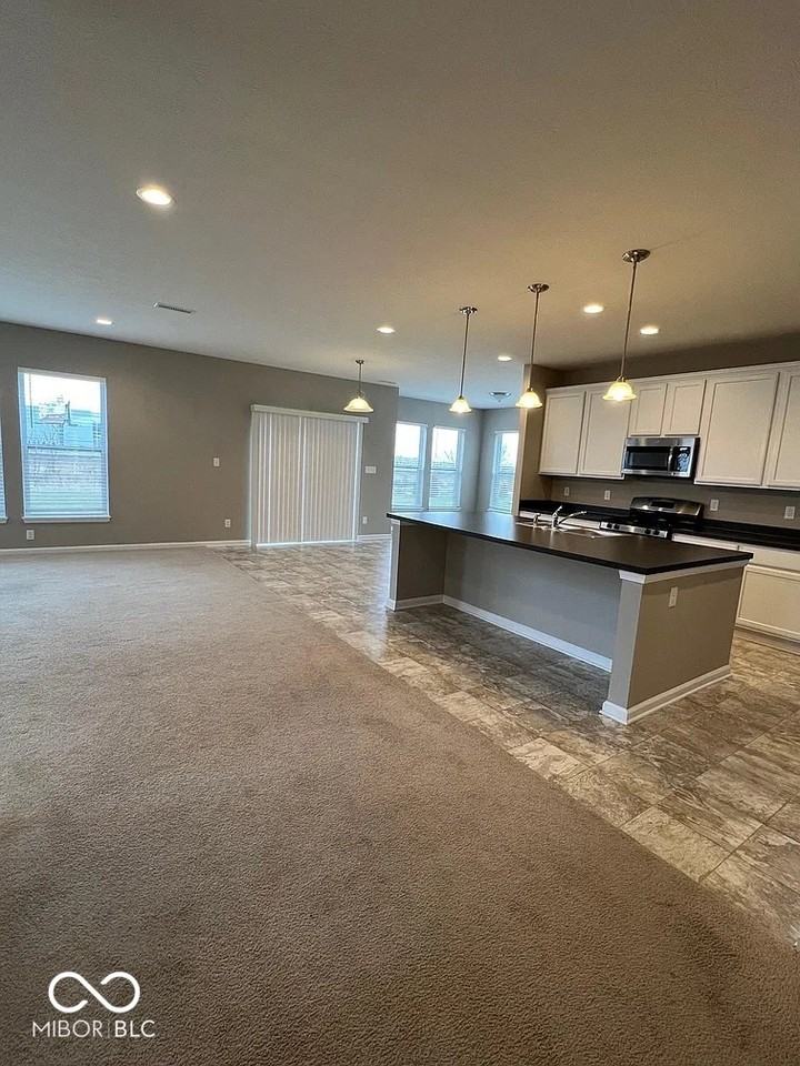 1443 Classic Ave - Photo 6 of 30
