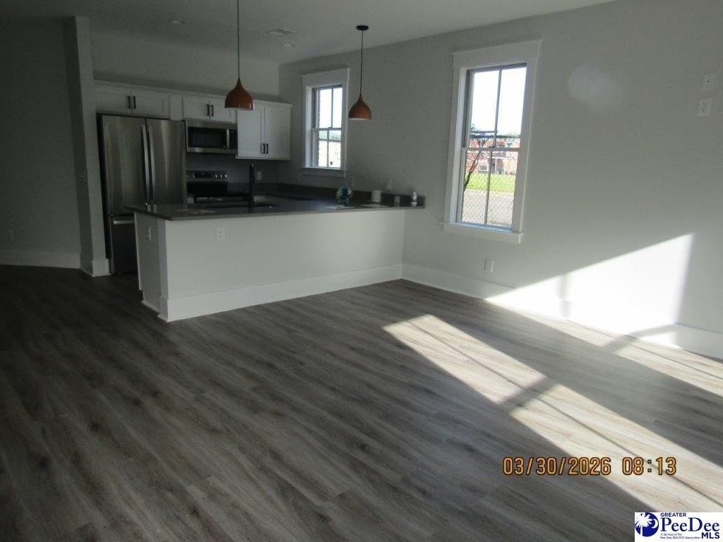 315 Railroad Ave - Photo 3 of 20