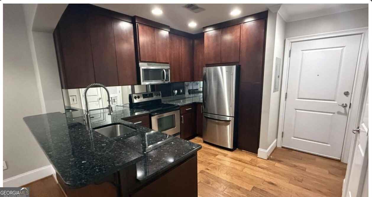 2255 Peachtree Rd Ne ##525 - Photo 3 of 15